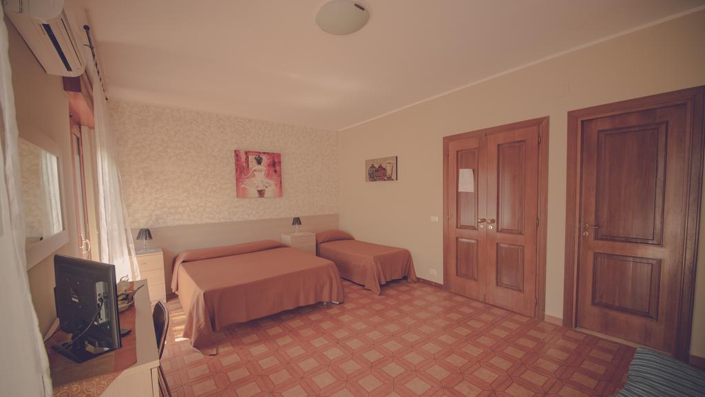 Cassiodoro Rooms Affittacamere Καταντζάρο Εξωτερικό φωτογραφία
