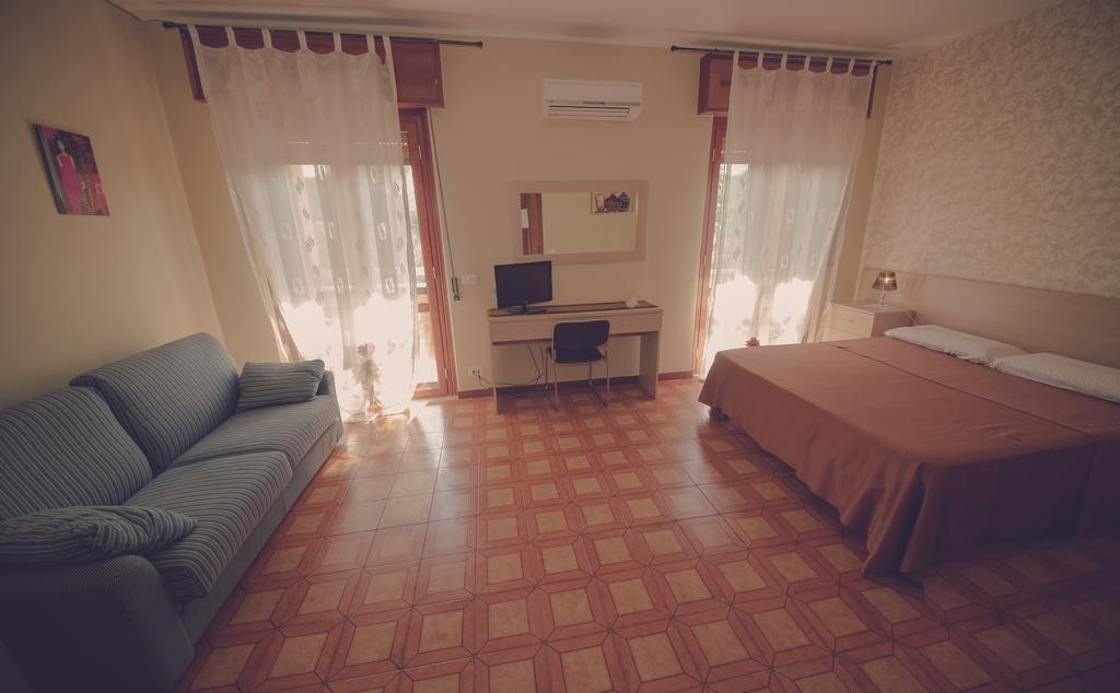 Cassiodoro Rooms Affittacamere Καταντζάρο Εξωτερικό φωτογραφία