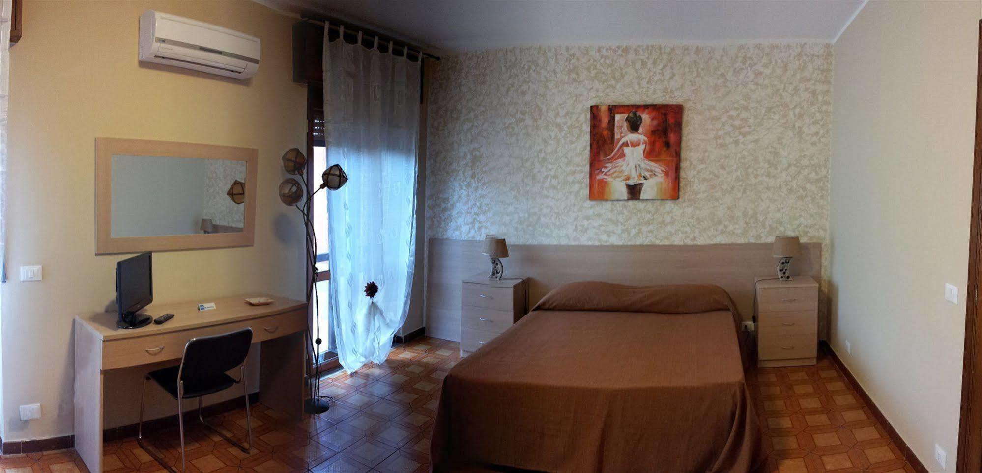 Cassiodoro Rooms Affittacamere Καταντζάρο Εξωτερικό φωτογραφία